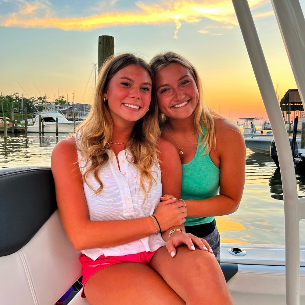 Meet your Posher, Ava